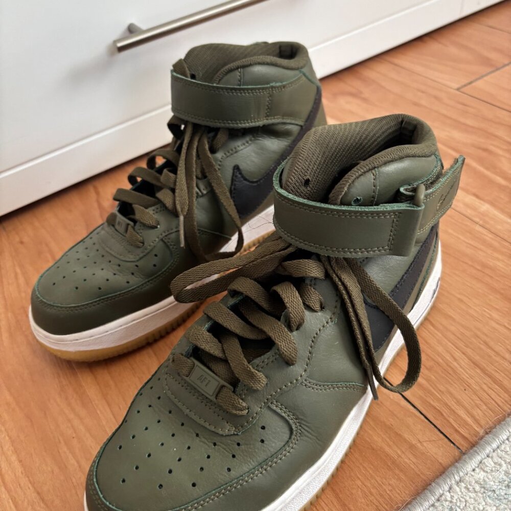 Women's Nike Air Force 1 High Top Sneakers | Size 8.5 - Picture 5 of 8